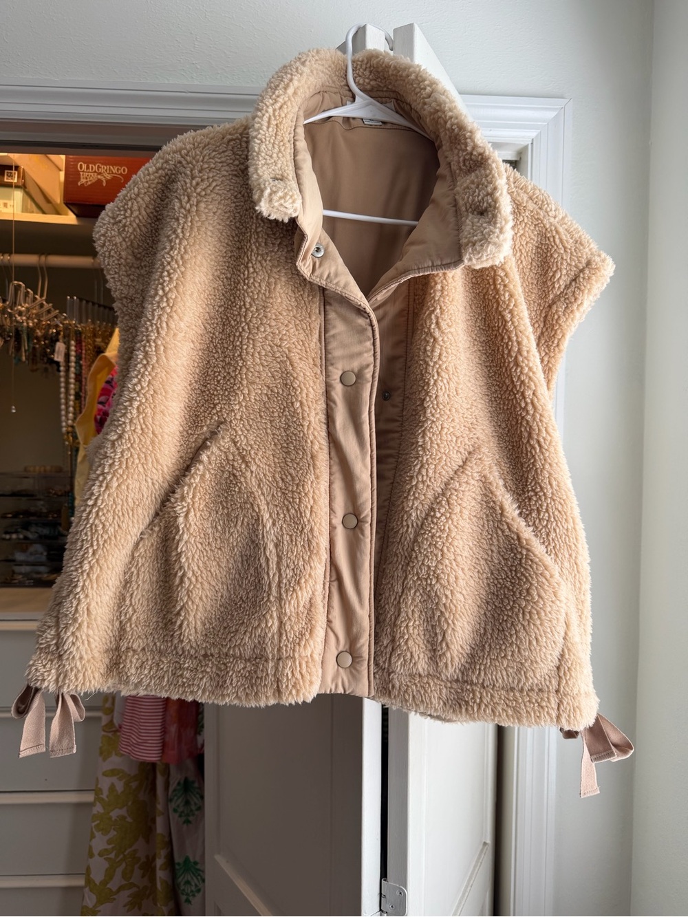 HYFVE Plush Beige/Tan Sherpa Vest